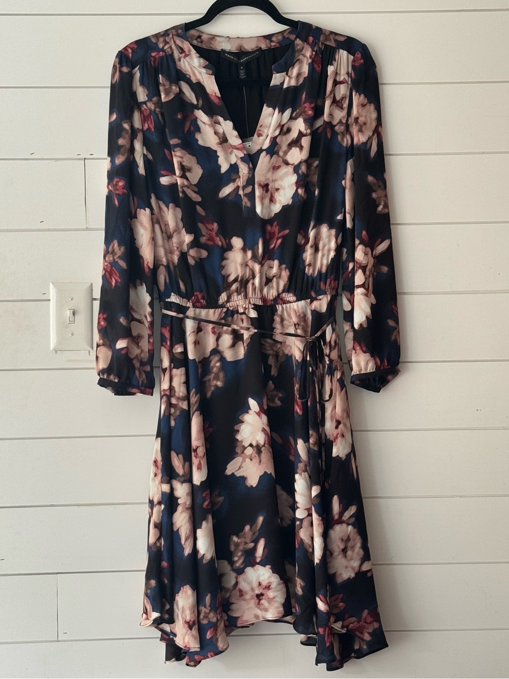 White House Black Market Floral Long-Sleeve Feminine Floral Dress